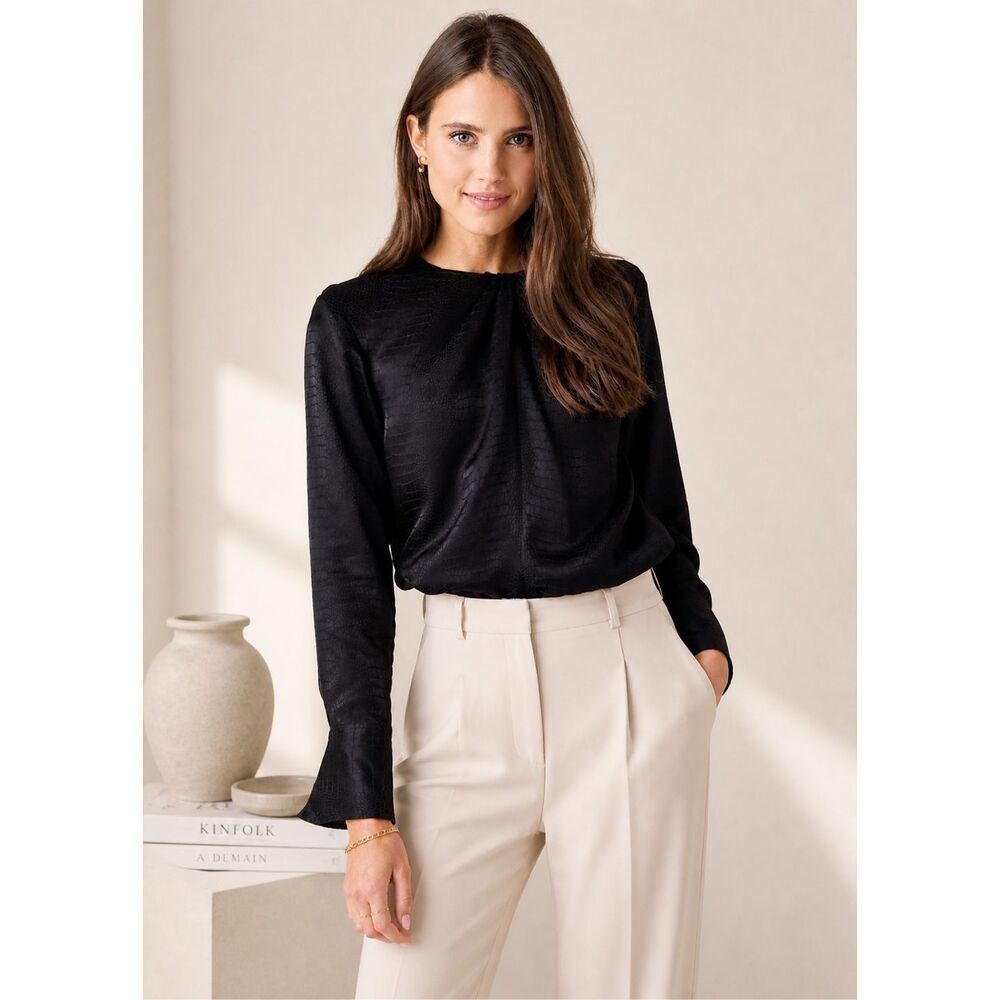 FRAME Silk Textured Blouse Black | Quiet Luxury Minimalist Chic Top, XS $398 A6